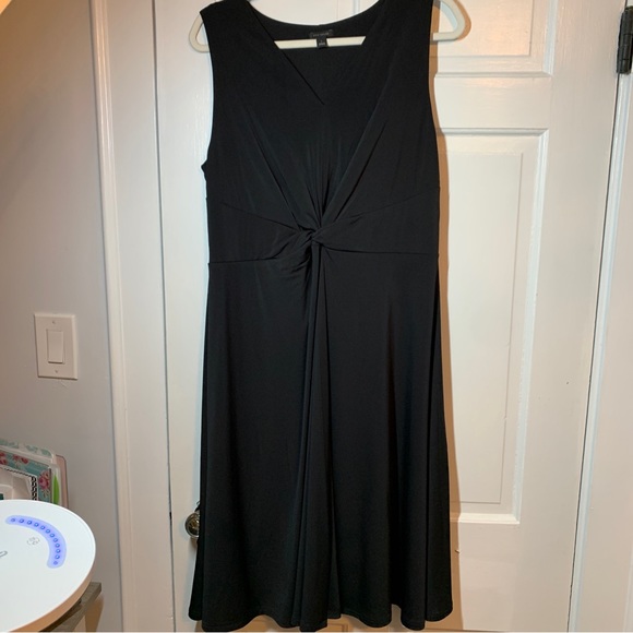 Ann Taylor Dresses & Skirts - Ann Taylor Knot Front Black Dress Size Large. Perfect black dress